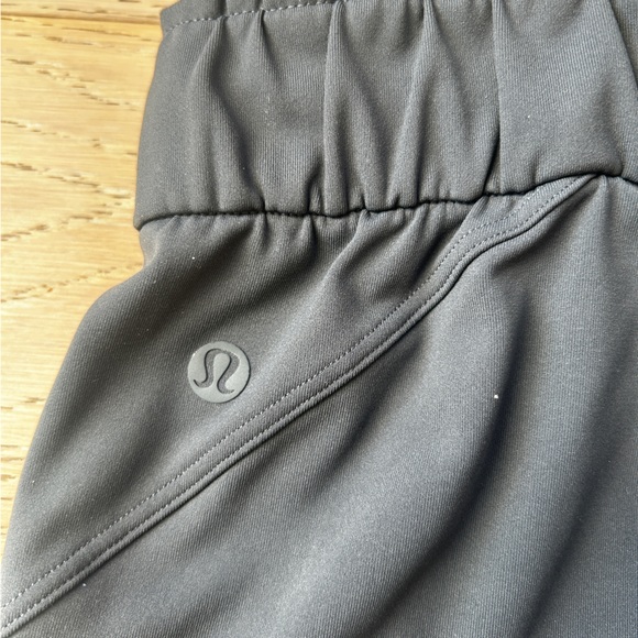 Lululemon Women’s Crop Pants - Picture 3 of 9